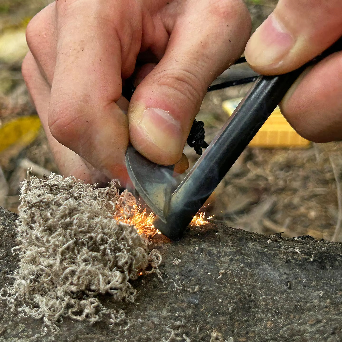 NEW Outdoor Camping Flint Set  - Fire Extinguisher Small 评论和价格